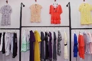 大連開發(fā)區(qū)外貿(mào)服裝批發(fā)指南 哪里能買到價位合理的優(yōu)質服飾？